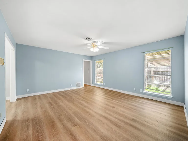 6015 Windhaven Dr — Photo 17