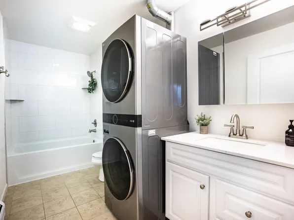 87 John Fay Rd #304, South Burlington, VT 05403