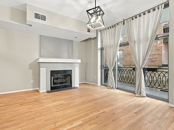 2nd image of 1201 W Adams St APT 510