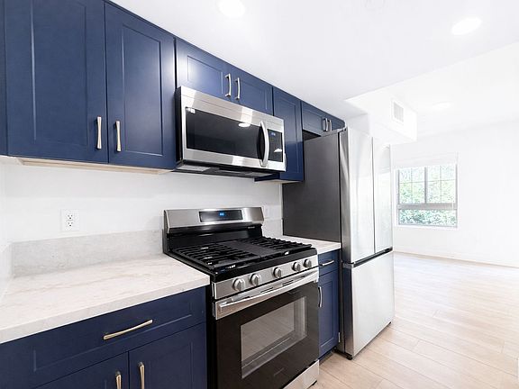 3rd image of 4543 Finley Ave #204