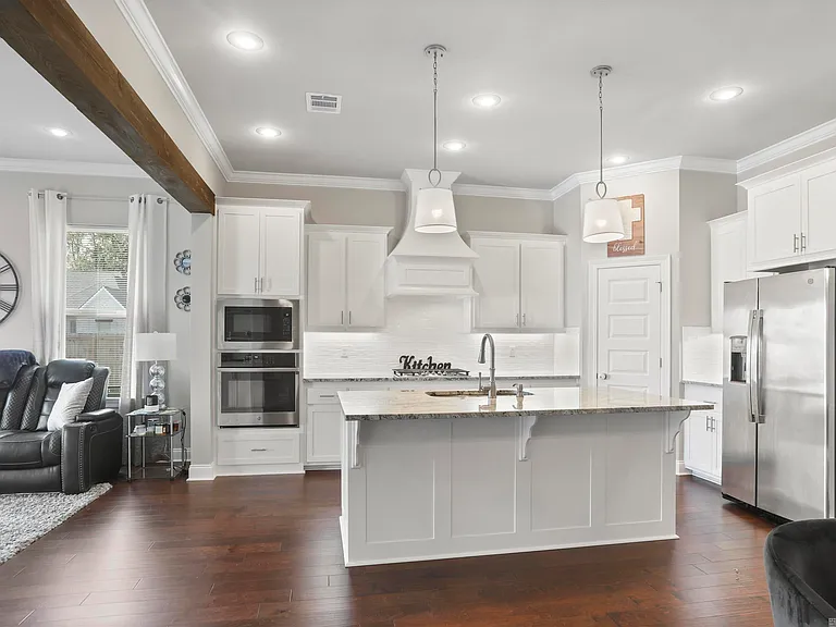 825 Mano Myrtle Dr — Photo 3