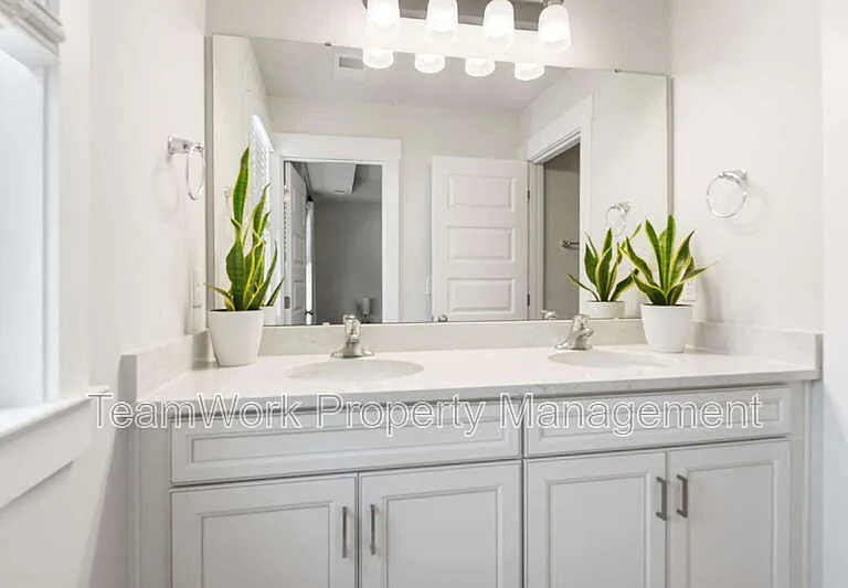 7722 Park Gate Dr — Photo 21