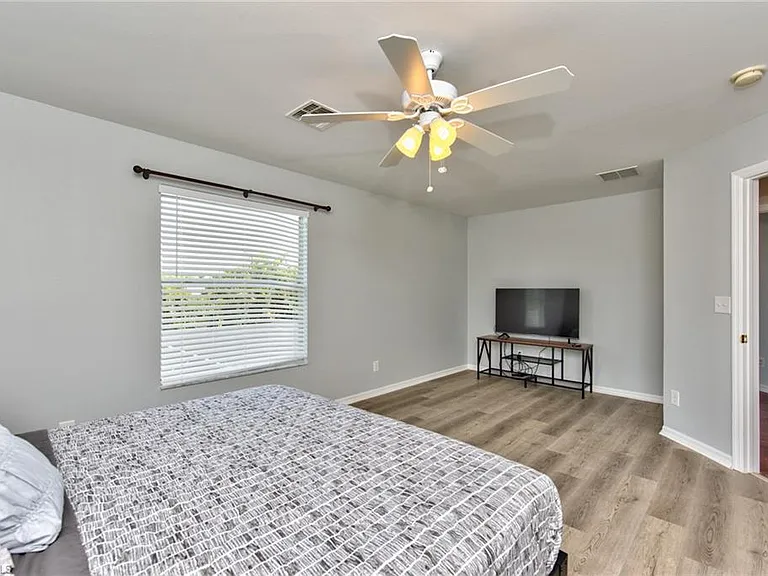 11533 Woodmount Ln — Photo 13