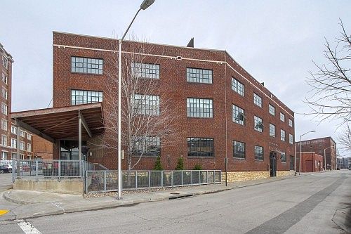 1st image of 2120 Wyandotte St APT 4