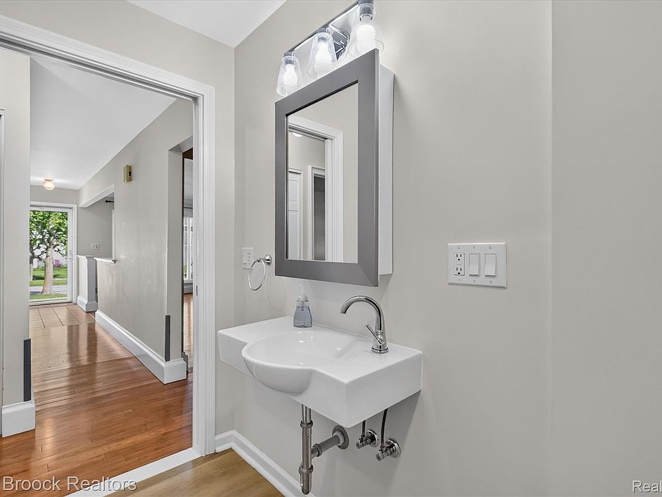 2504 Crofthill Dr, photo 24