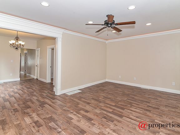 Living Room / Dining Room