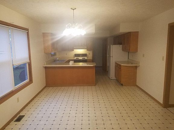 5th image of 2544 Oakmont Ct