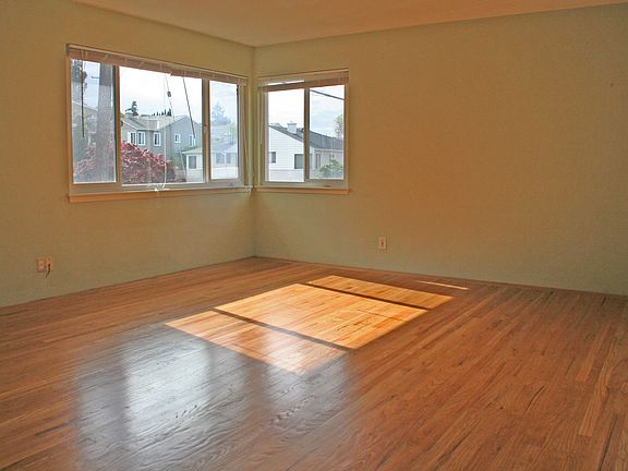 2nd image of 4337 Beresford St #7