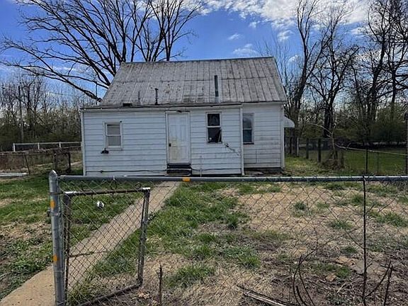 5th image of 256 Loxley Dr