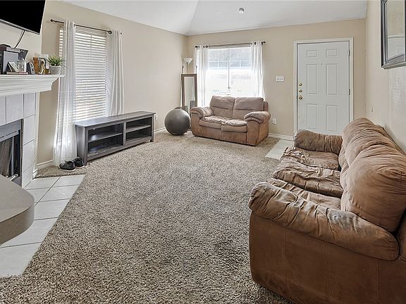 3rd image of 2401 Carnation Ct