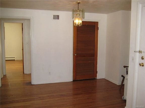 3rd image of 171 Bennett Village Ter