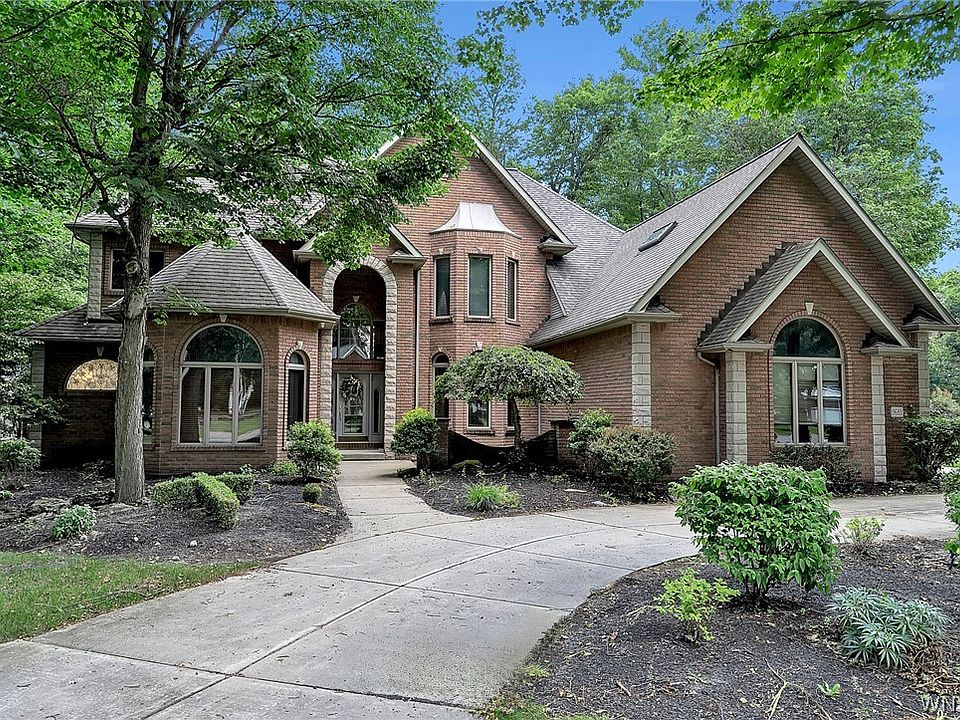 1st image of 9683 Cobblestone Dr