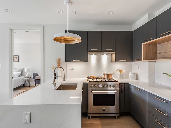 2nd image of 674 Hancock St #2B