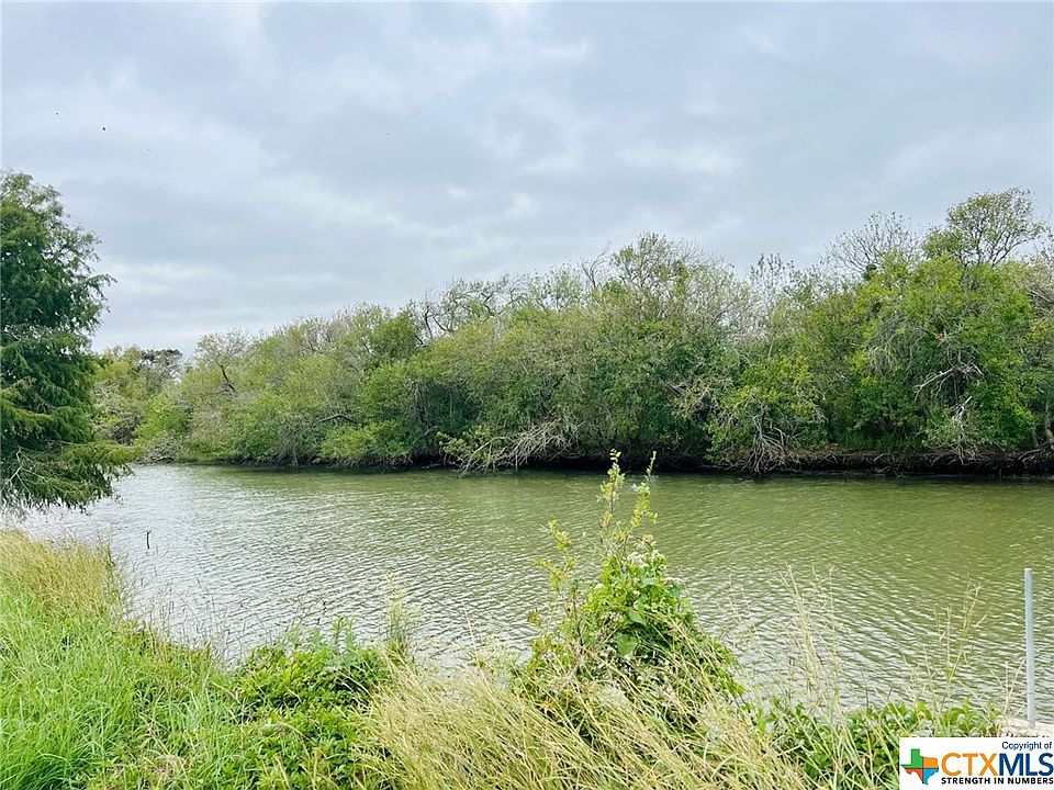 1st image of 221 Guadalupe River Dr