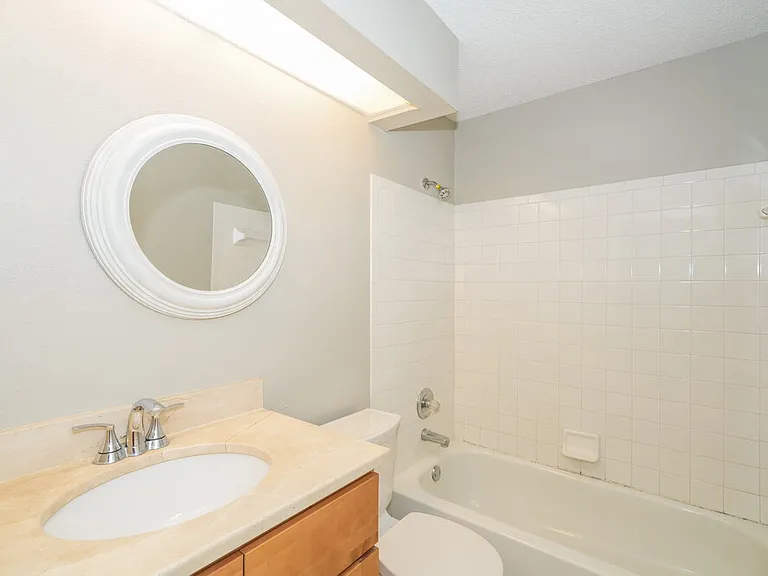 2047 Sarah Louise Dr — Photo 14
