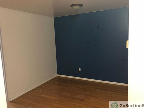 3rd image of 1657 Nelson Ave #2