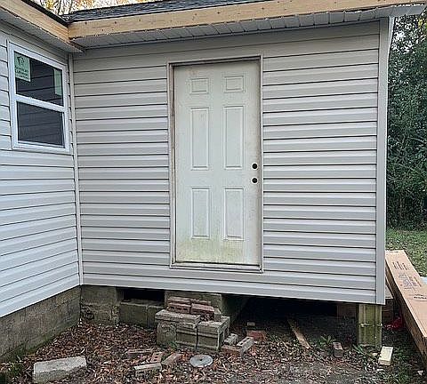 3rd image of 704 Court St