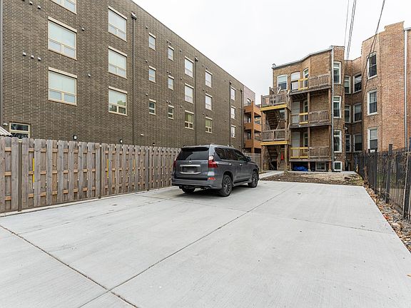 4th image of 6347 S Woodlawn Ave #B