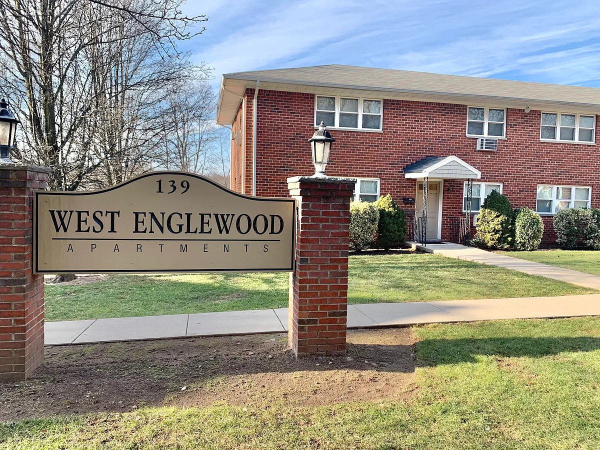 Building Photo - 139 W Englewood Ave #1A