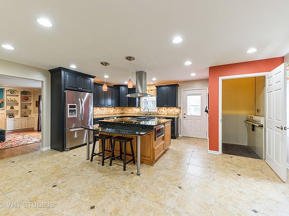4th image of 1577 E Castle Ct