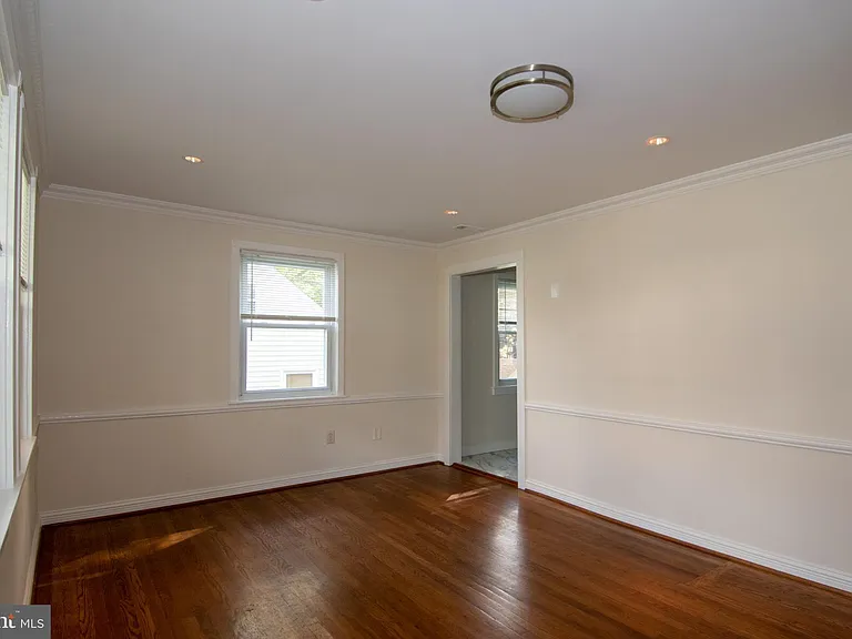 6733 Gouthier Rd — Photo 5