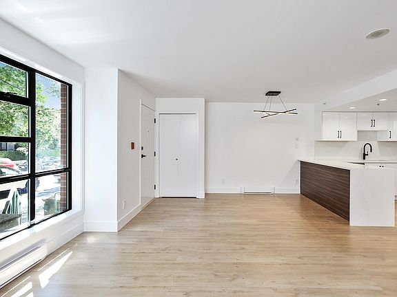 2nd image of 929 Homer St