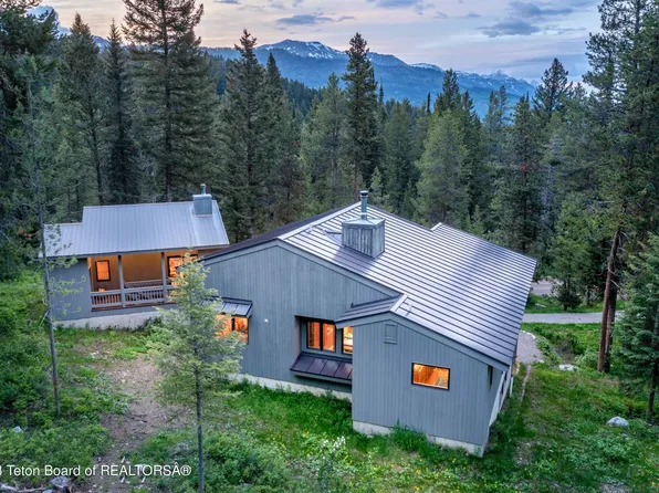 6455 W Lodgepole Trl, Wilson, WY 83014