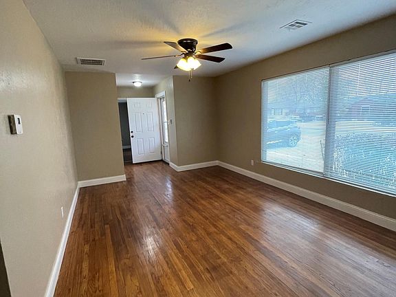 3rd image of 726 NW 31st St