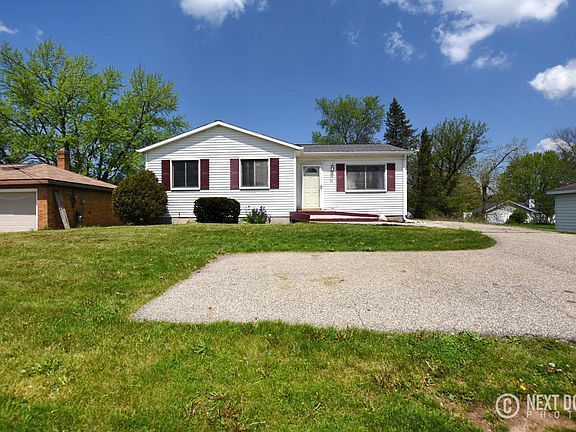 2nd image of 3683 Lake Michigan Dr NW