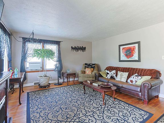 4th image of 706 S 35th St
