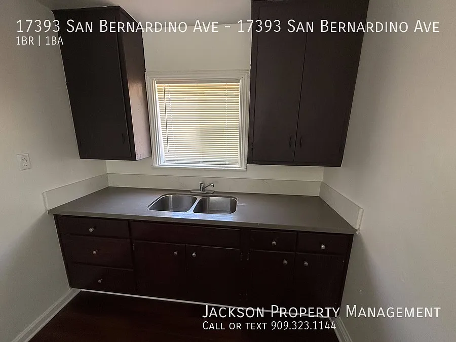 Newly Renovated 1 Bedroom Home in Fontana — Photo 4