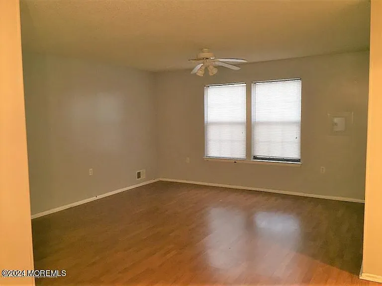 106 Daffodil Dr — Photo 10