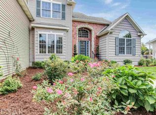223 Fleetwood Dr, Bloomington, IL
