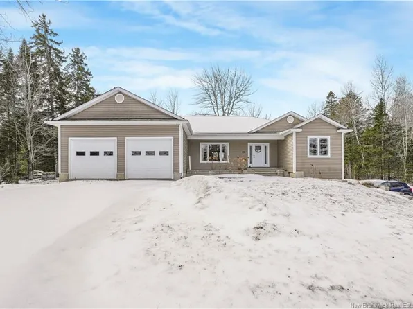 950 Mazerolle Settlement Rd, Hanwell, NB E3E 2B4