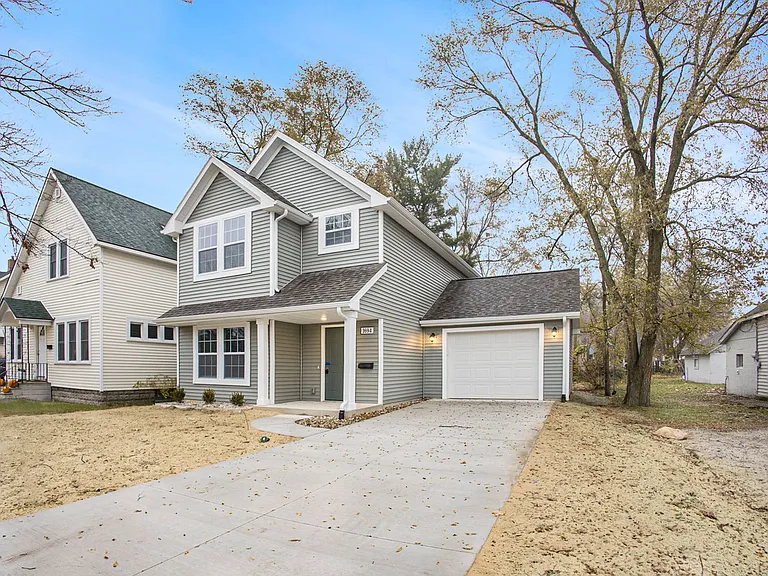 5016A Birchwood Ln — Photo 2