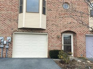 573 Vera Cir, Bethlehem, PA 18017
