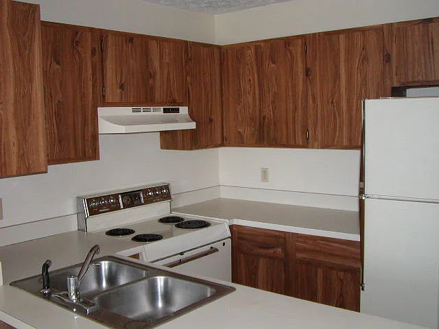 2 bed, 1012 sqft, $1,375 — Photo 3