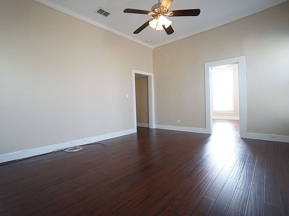 4th image of 402 E Carson St #2