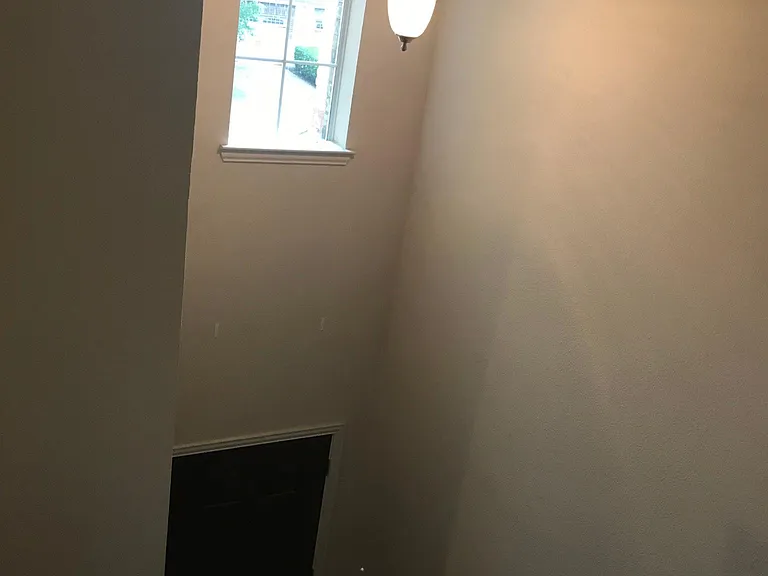 8732 Manhattan Ave — Photo 16