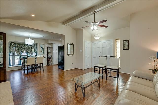 1st image of 2117 Glencrest Ln
