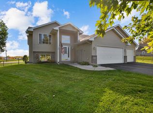 21555 Ash Ct, Rogers, MN 55374