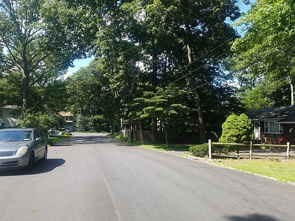 4th image of 7 White Oak St