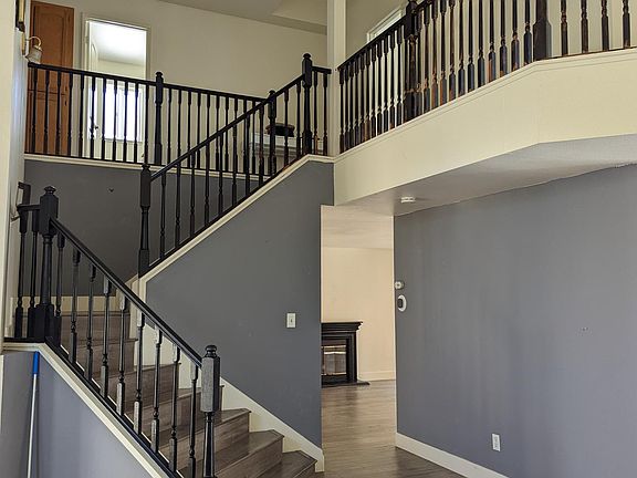 4th image of 2262 Oak Hills Dr