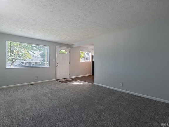 4th image of 4010 Woodcliffe Ave