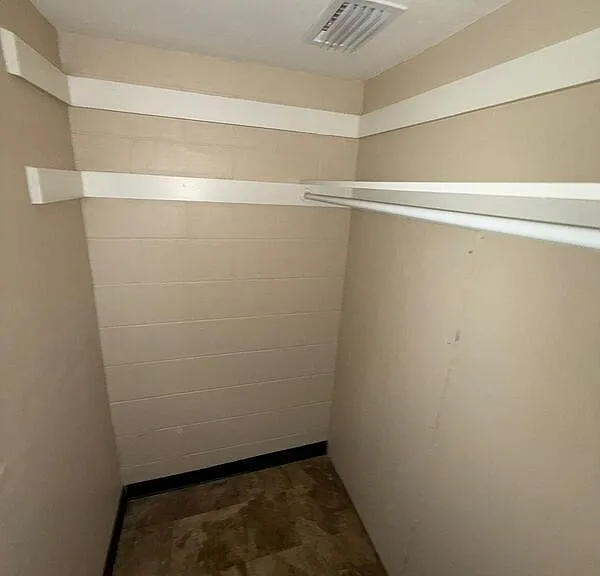 2040 W Church St #11 — Photo 7