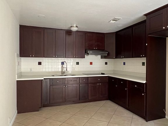 3rd image of 1362 Peppertree Cir