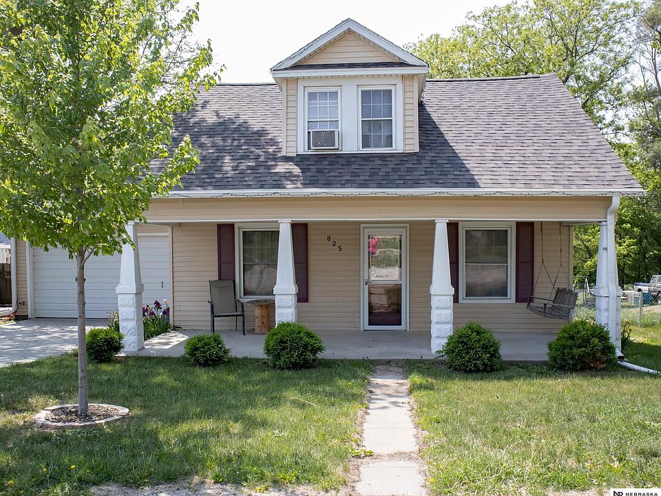 1st image of 825 S 5th St