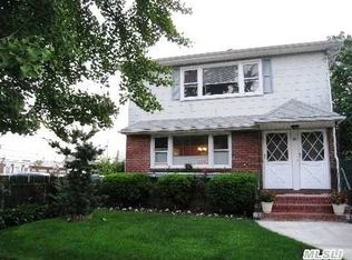 86 S Corona Ave, Valley Stream, NY 11580