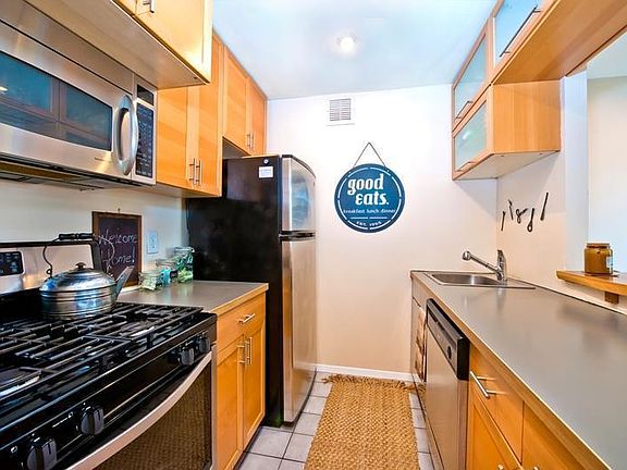 4th image of 445 W 19th St APT 6D