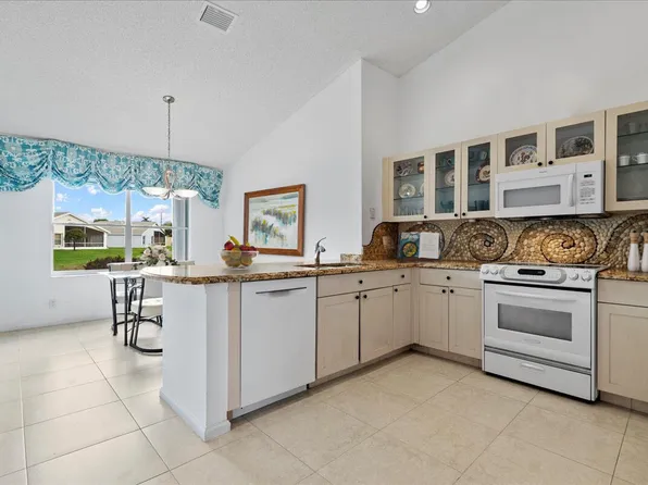 132 Egret Circle, West Palm Beach, FL 33413
